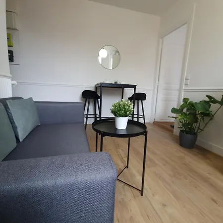 Cosy Et Confortable Apartament Courbevoie